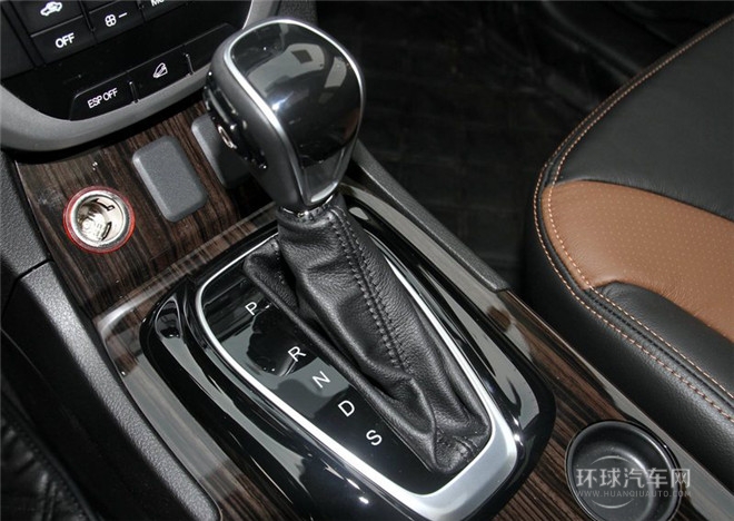 2015款 1.8T 自动四驱豪华导航版