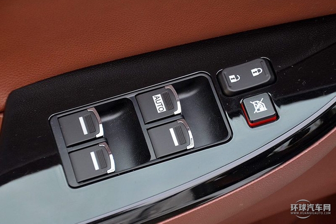 2015款 1.5L 自动旗舰型
