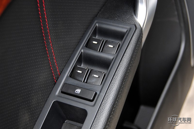 2015款 运动版 2.0L 自动豪华型