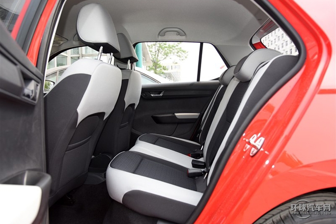 2015款 1.6L 自动创行版
