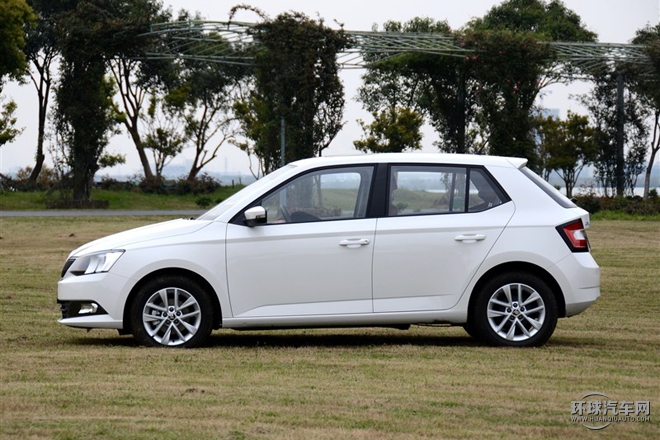 2015款 1.6L 自动智行版