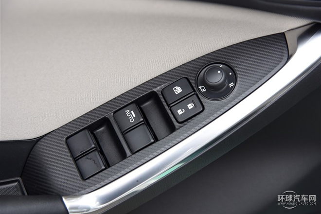2015款 2.0L 自动两驱舒适型