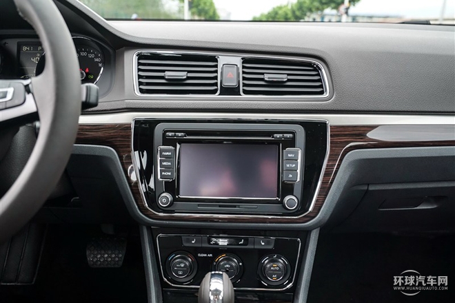 2015款 230TSI DSG 豪华版