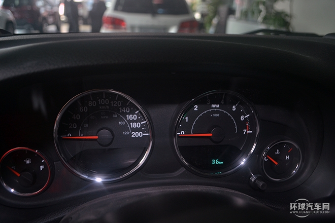2015款 3.6L 四门舒享版 Rubicon