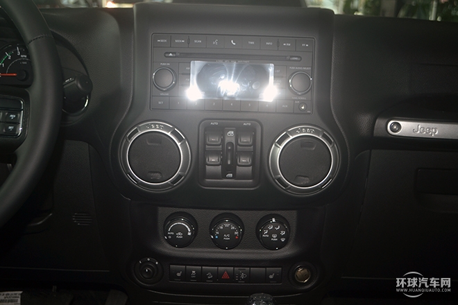 2015款 3.6L 四门舒享版 Rubicon
