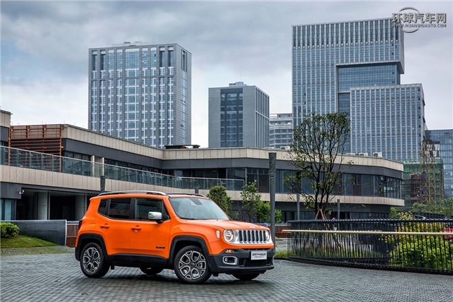 Jeep自由侠官方图片