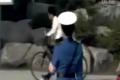 网友实拍朝鲜平壤街头美女交警执法MINI